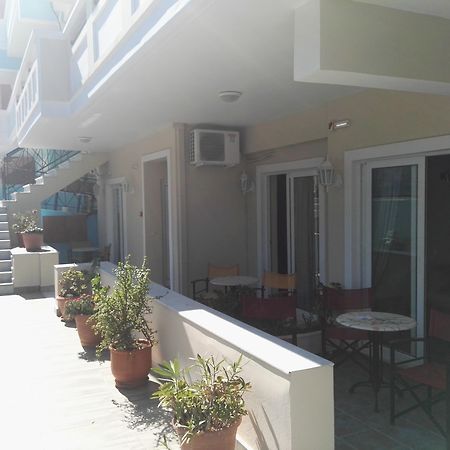 Epis Hotel Agia Marina Exteriör bild