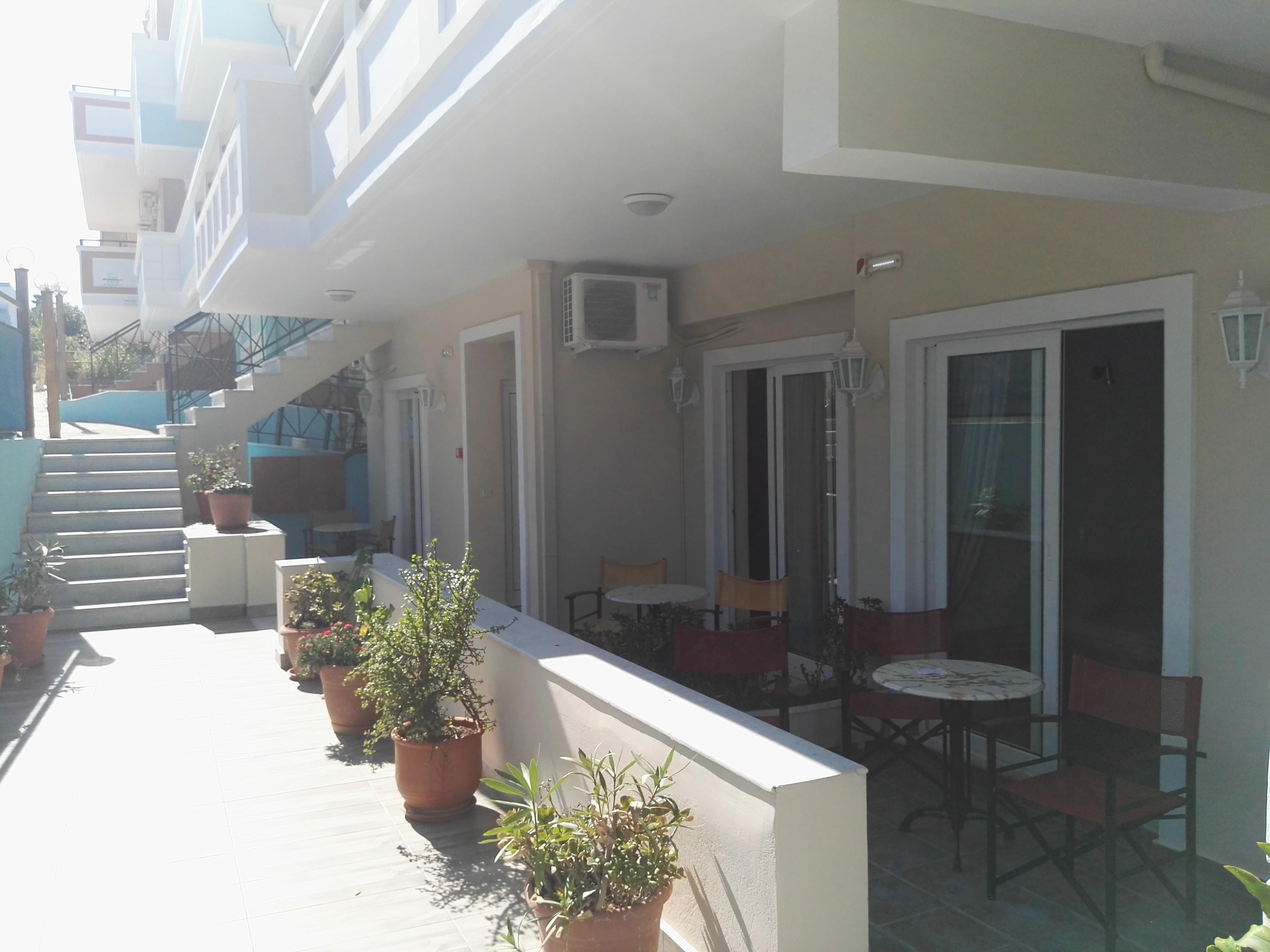Epis Hotel Agia Marina Exteriör bild
