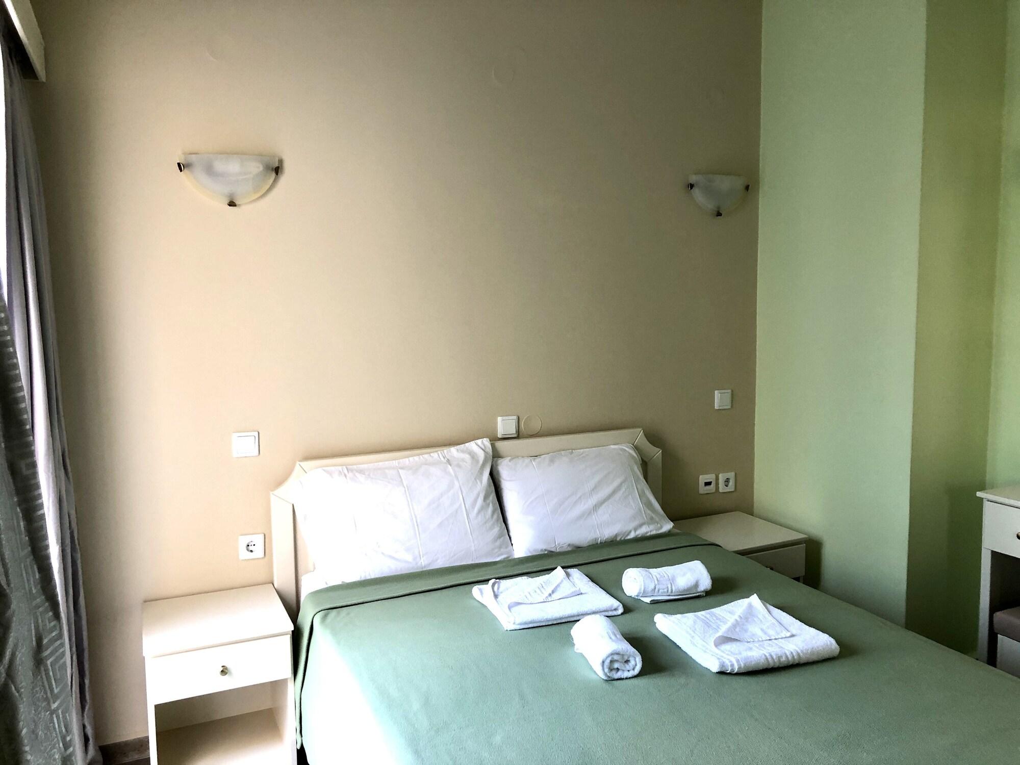 Epis Hotel Agia Marina Exteriör bild