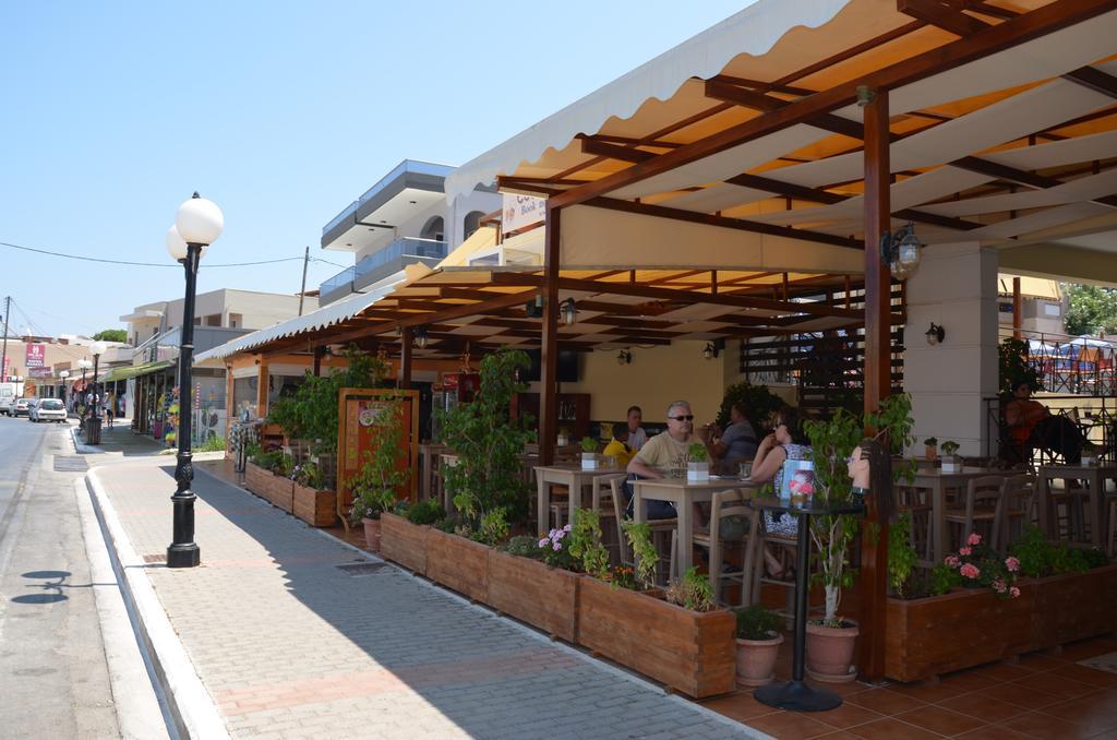 Epis Hotel Agia Marina Exteriör bild