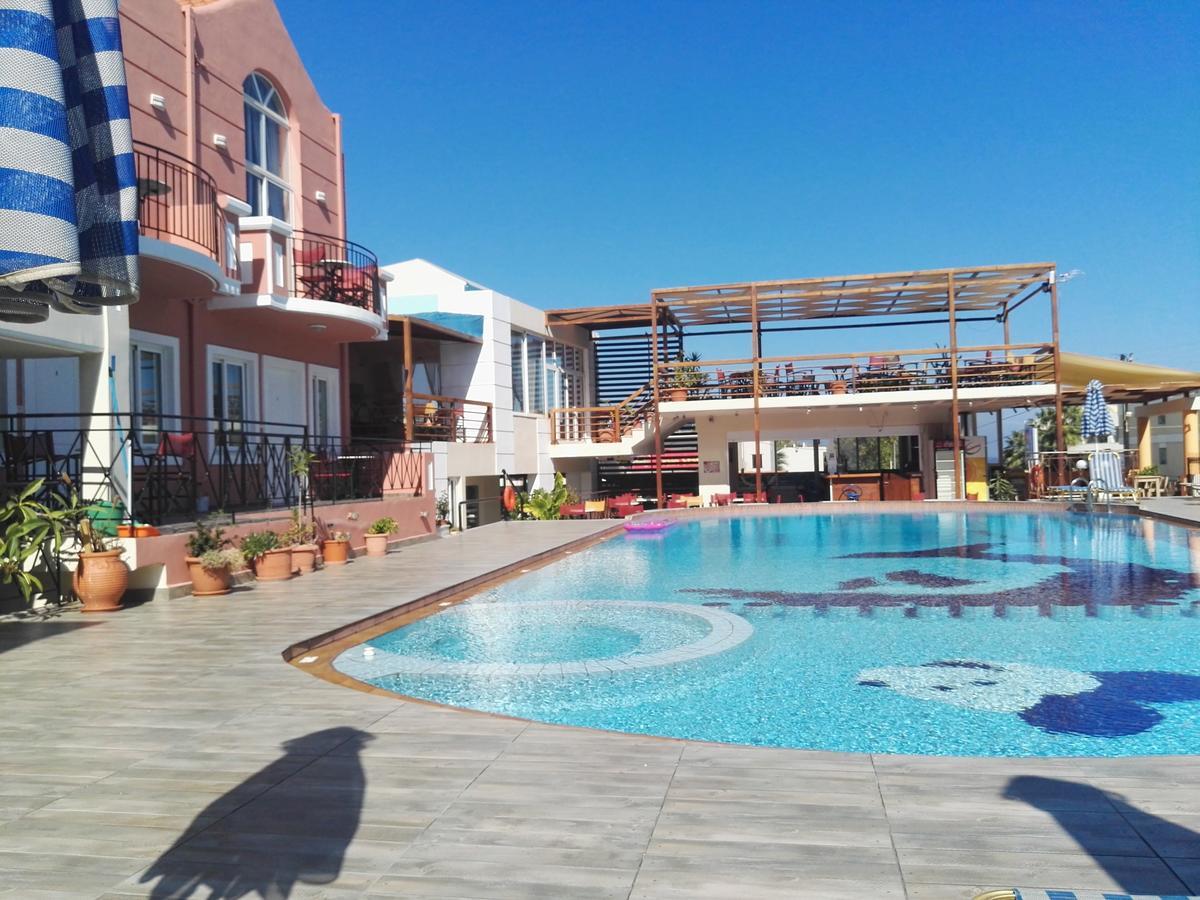 Epis Hotel Agia Marina Exteriör bild