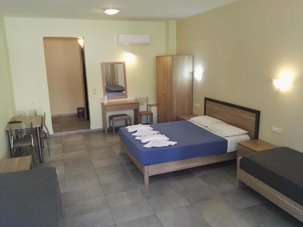 Epis Hotel Agia Marina Exteriör bild