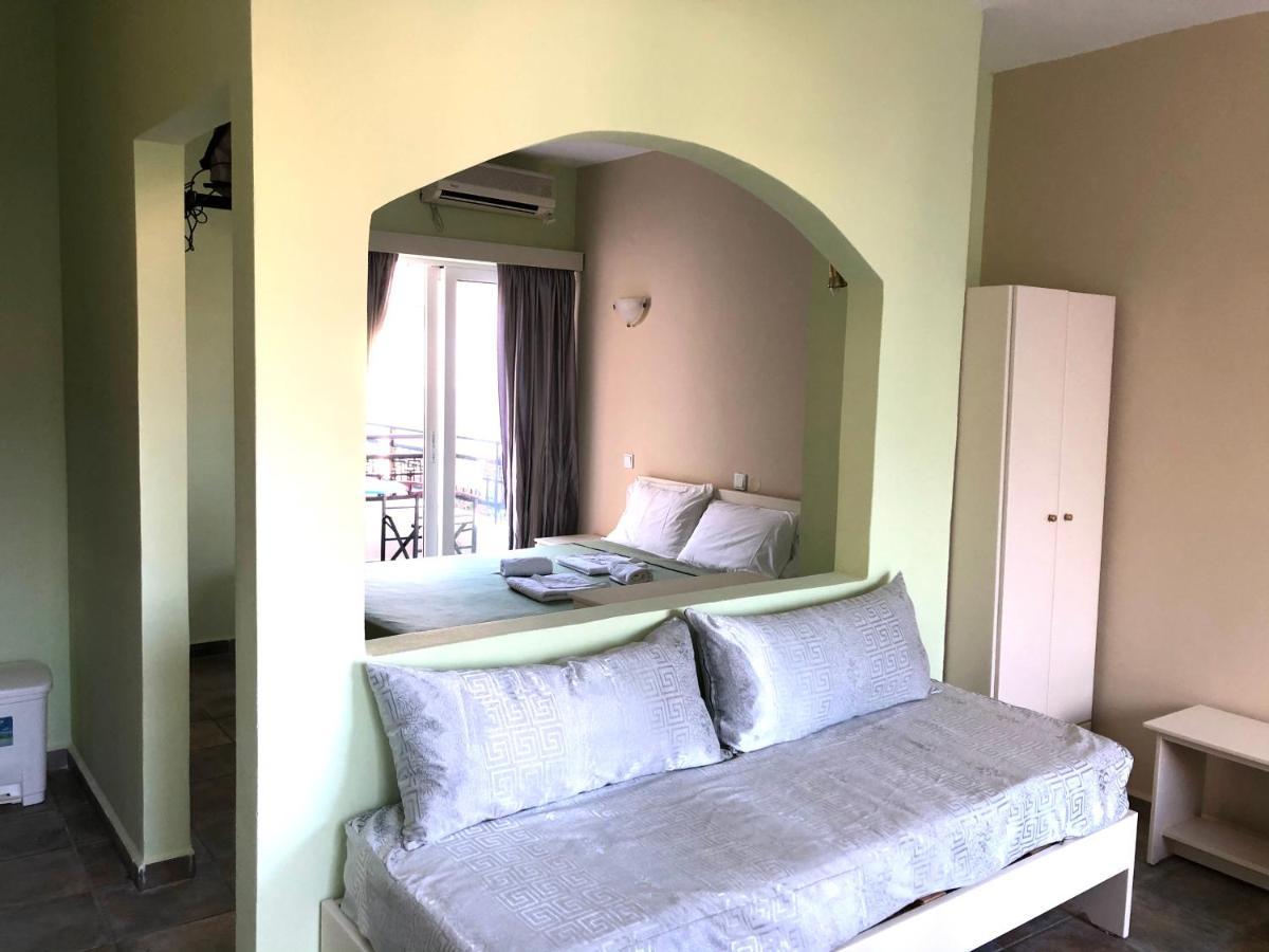 Epis Hotel Agia Marina Exteriör bild